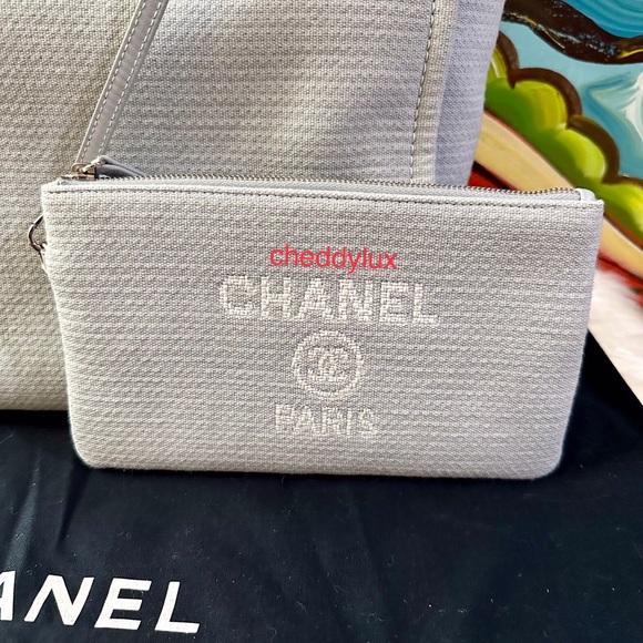 💎💎💎Authentic CHANEL DEAUVILLE 2 WAY BAG - Picture 9 of 17